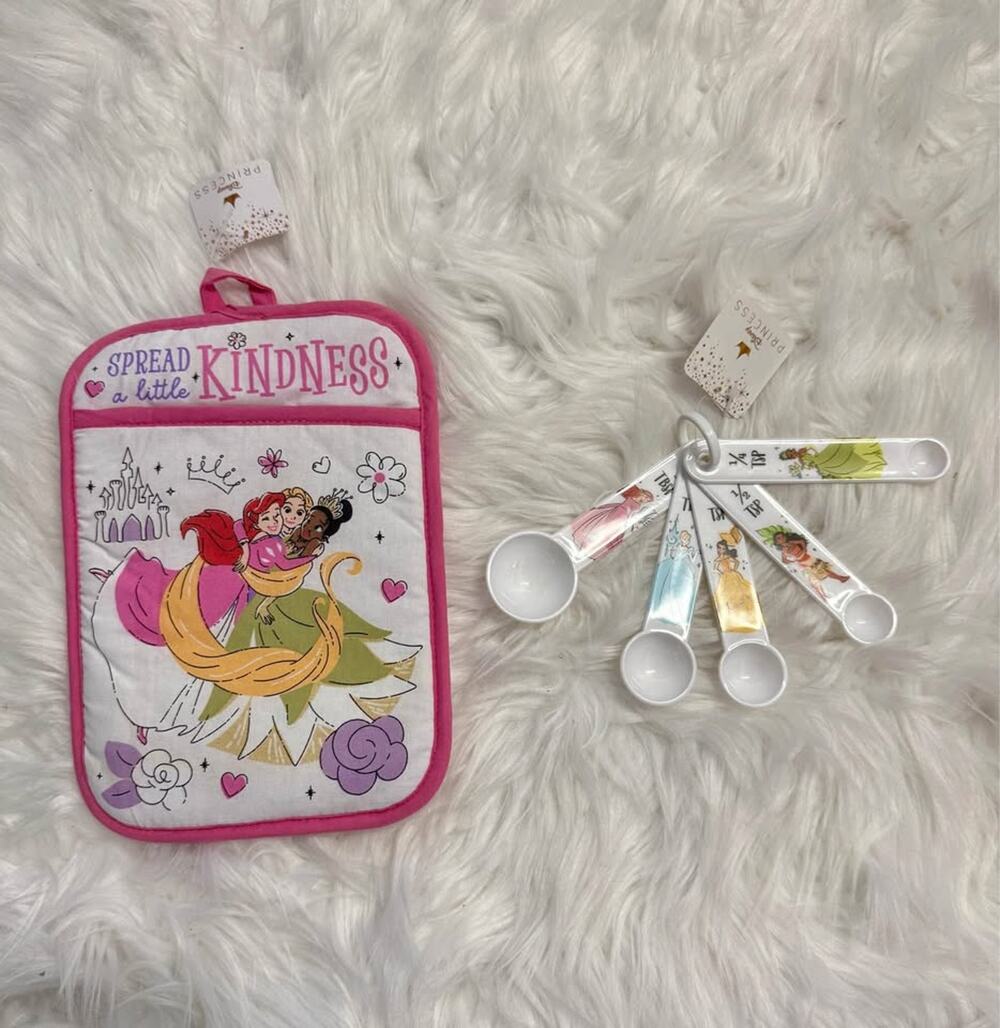 Disney Princess Kitchen Acessories Set Pot Holder and Measuring Spoons